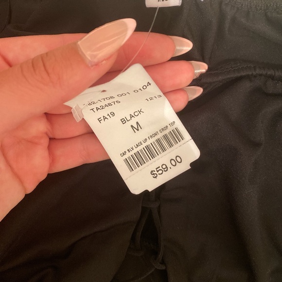 Lace Front Crop top - Picture 4 of 4